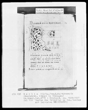 Graduale — Initiale RE(surrexi), Folio 124recto