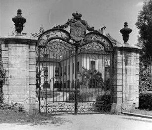 Klagenfurt. Fürstbischöfliches Palais (Bischöfliche Residenz). Tor (1769/1776)