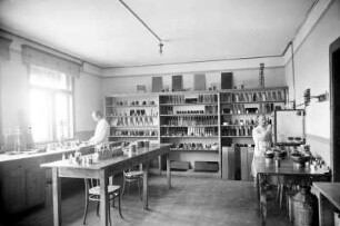 Laborraum V : Brockwitz. Carl Tiedemann Chemische Werke Brockwitz. Laborraum V