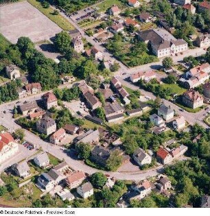 Dresden-Gittersee. Blick über Kreuzung Potschappler Straße, Oskar-Seyffert-Straße, Karlsruher Straße und Friedhofstraße. Luftbild-Schrägaufnahme von Nordwesten