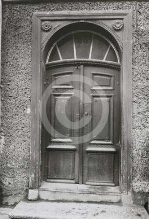 Portal und Haustür von Bürgerhaus Wilhelmstr. 22 in Elbing
