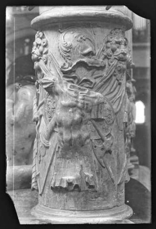 Detail der Bettlade: Säulenschaft