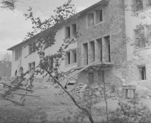Baustelle der Pionierrepublik "Wilhelm Pieck" am Werbellinsee : Arbeiter auf der Baustelle des Lagerhauptgebäudes