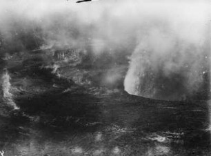 Krater des Nyiragongo : Blick vom Kraterrand in den Krater des Vulkans Nyiragongo in der Gruppe der Virunga-Vulkane