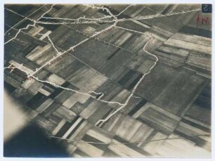 Foto neuer französischer Gräben östlich von Rutoire (Luftbild)