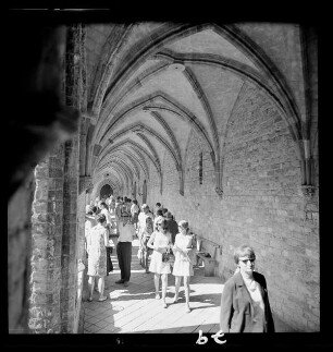 Kreuzgang im Kloster Chorin, Juli 1970