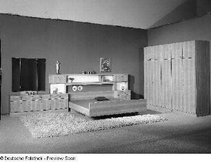 Schlafzimmer (Modell 370)