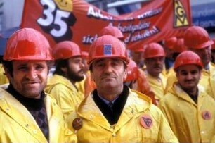 Arbeiter demonstrieren für die 35-Stunden-Woche, Behr AG in Felben