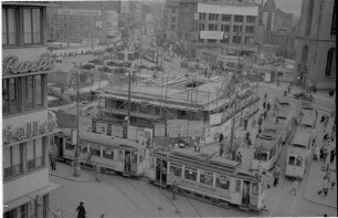 Frankfurt: Verkehr um die Hauptwache, mit Blick in die Zeil