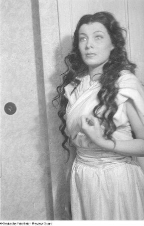 Szenenbilder aus der Tragödie "Judith" von Christian Friedrich Hebbel am Hebbel-Theater Berlin