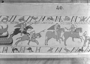 Der Teppich von Bayeux — 34. Szene: Reiter galoppieren nach Hastings, um Proviant zu erbeuten