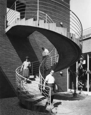 Dresden. Einkaufszentrum Webergasse, Terrassentreppe