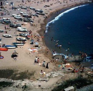 Tossa de Mar : Spanien. Costa Brava. Seebad Tossa de Mar. Badende am Strand
