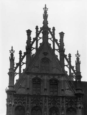 Giebel der Tuchhallen, Mecheln, Flandern, Belgien
