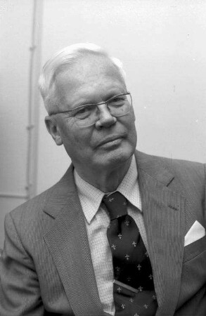 Freiburg: Prof. Dr. Max Müller