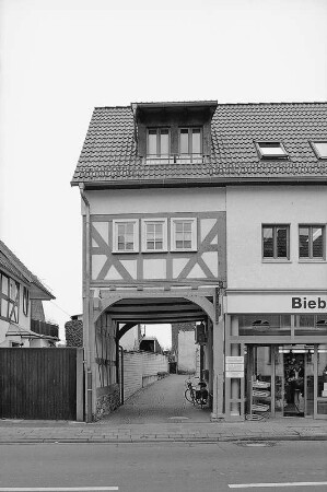 Heuchelheim, Gießener Straße 5