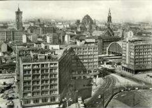 Blick auf den Berliner Alexanderplatz