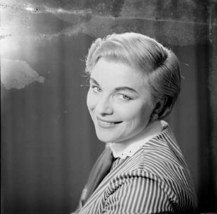Porträt der Kammersängerin Elisabeth Lindermeyer