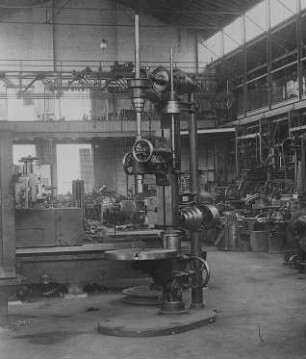 Ständerbohrmaschine : Technikgeschichte | Technologie | Eisen und Stahl | Werkzeug-Maschinenfabrikation