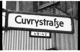 Kleinbildnegativ: Saefkow Widerstandsgruppe, Cuvrystr. 42, 1984