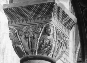 Hildesheim, St. Godehard, ehem. Benediktiner-Klosterkirche, nördl. Langhausarkade, 5. Säulenkapitell von Westen