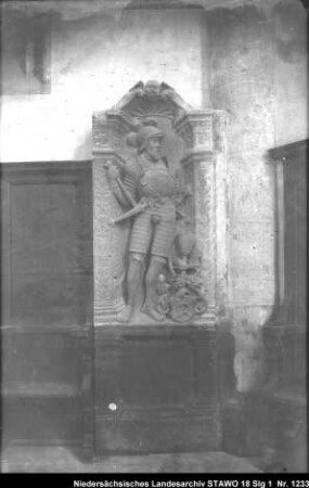 Grabstein Herzog Alberts zu Braunschweig-Grubenhagen (+ 1346) in der Hauptkirche St. Georgii in Nördlingen (1894)