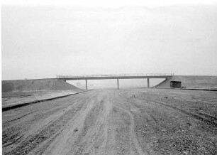 Überführung des Iffezheimer Weges in km 655,066 und Erdplanum (BW 62)