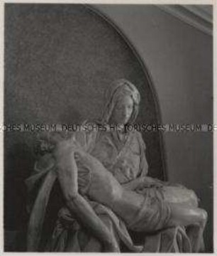 Rom, Basilika St. Peter, Michelangelos Pietà (Detail)