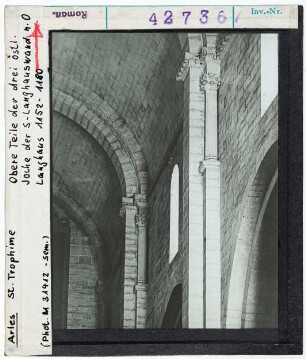 Arles: St. Trophime, Südlanghauswand, obere Teile der drei östlichen Joche