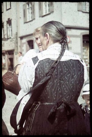 Frauen in Lehengerichter Tracht