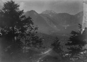 Talblick : Blick über das Gerntal auf ein Gebirge