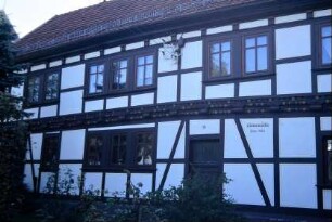 Gebäude der Hintermühle, Vorderansicht mit verziertem Rähm