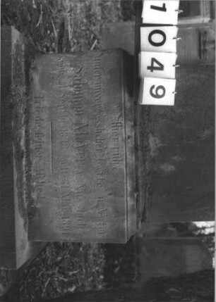 Grabstein 1049 (Detailaufnahme)