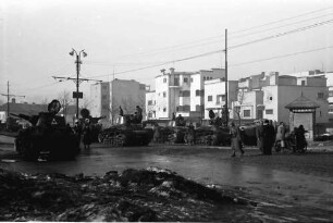 Bukarest: Tank [Panzer] an der Straße Roma