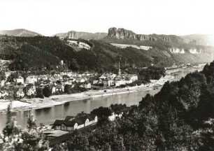Bad Schandau : Blick über die Elbe auf die Stadt