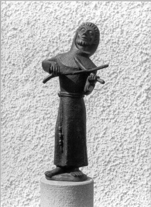 Heiliger Franziskus : Ostritz. Heiliger Franziskus (1997, Pater Franz; Bronze, Höhe ca. 60 cm) auf Steinsockel, in der Zisterzienserinnenabtei Klosterstift St. Marienthal