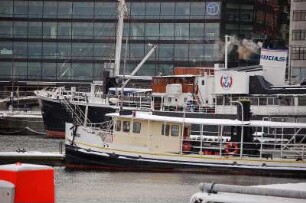 Stockholm - Fährhafen : Schiffe im Fährhafen vor dem Stadtteil Södermalm, aufgenommen 2006 in Stockholm