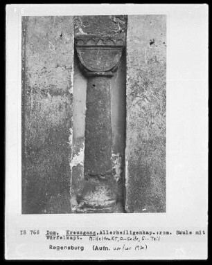 Säule mit Würfelkapitell