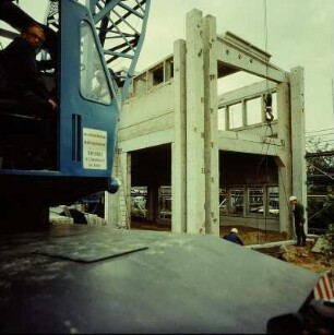 Baufacharbeiter, Lagerhalle