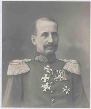 Freiherr Franz von Soden, Oberst und Kommandeur von 1903-1906, späterer General, Brustbild mit Orden