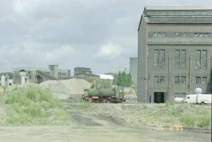 Anlagen es ehemaligen Braunkohlenwerkes, Maschinenhaus Werk II mit geschlossener Giebelwand, von SW