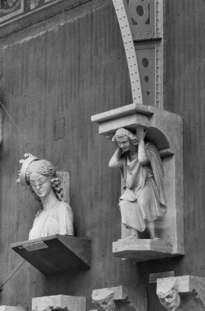 Atlant vom Chor der Kathedrale Notre-Dame zu Reims
