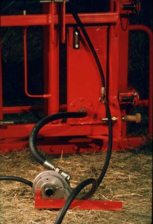 Fotografie: Ein- und Auslagerungstechnik, Flachsilo, Siloblockschneider