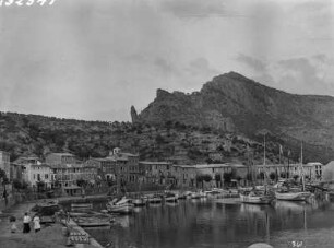 Die Hafenstadt Sóller : Blick von der Mole aus auf die Hafenstadt Sóller