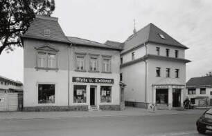 Wohnhaus mit Laden (Augenoptik Vetter) : Wohnhäuser mit Läden (2. H. 19. Jh. beg.)