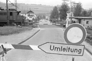 Schließung des schienengleichen Bahnübergangs Krappmühlenweg in Grötzingen für den Autoverkehr