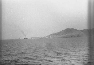 Die Küste von Aden : Blick vom Schiff Usaramo auf Aden