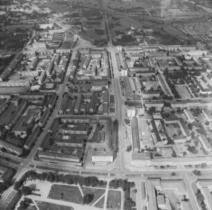 Leninallee (Lindenallee) zwischen Wohnkomplex I und IV in Eisenhüttenstadt-Schönfließ : Blickrichtung Norden