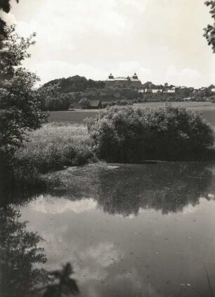 Erzgebirge. Augustusburg. Stadt mit Schloss, Blick von Nordosten