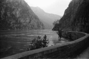 Moldova Veche [Altmoldowa, Banat]: Kazanpass, engste Stelle = 165 m